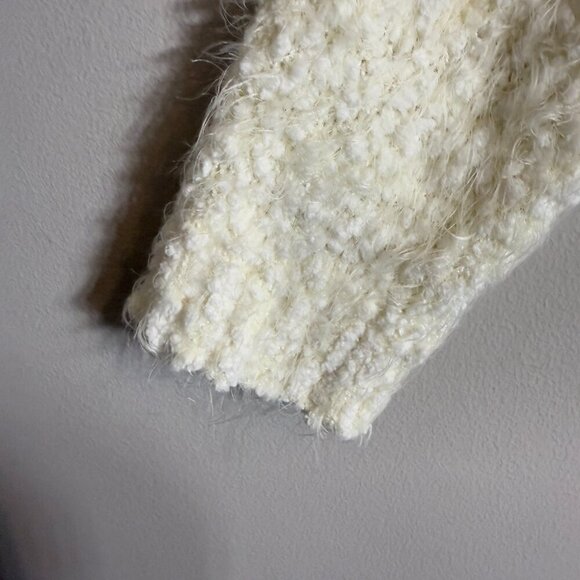 NWOT Show Me Your Mumu Cropped Varsity Sweater Knubby Knit Women's Small Cream - Picture 9 of 12